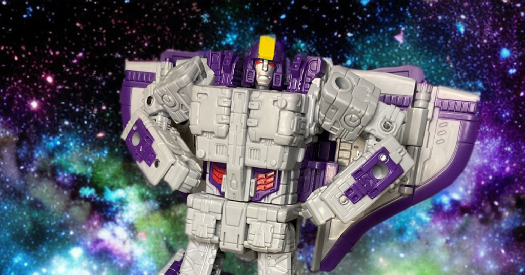 Lies mehr über den Artikel Transformers Dramatic Capture Astrotrain Review