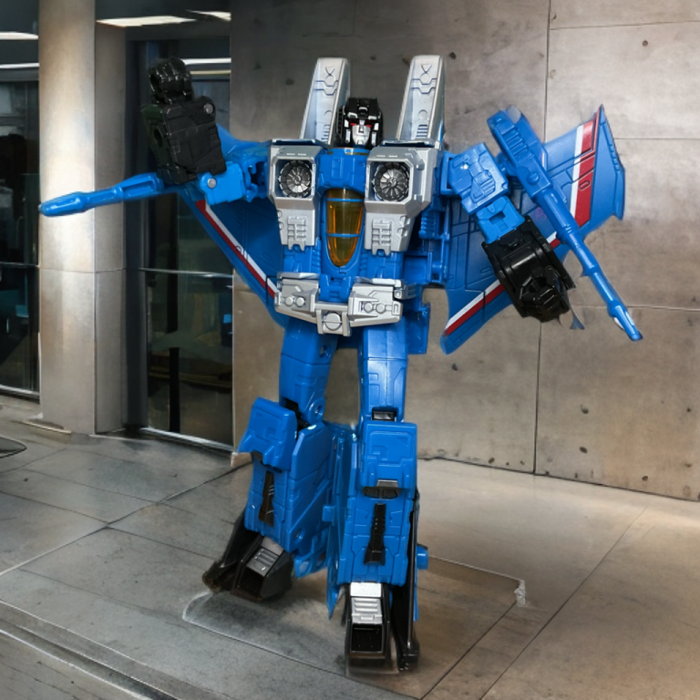 Thundercracker no cabide.
