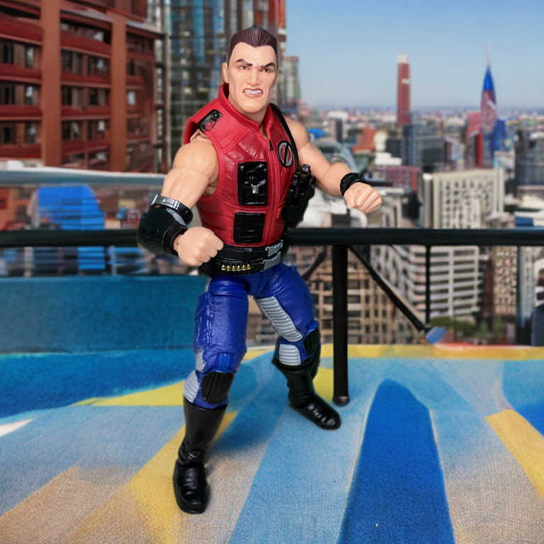 A Mercer Stratton posou pronta para o barulho em um cenário urbano.