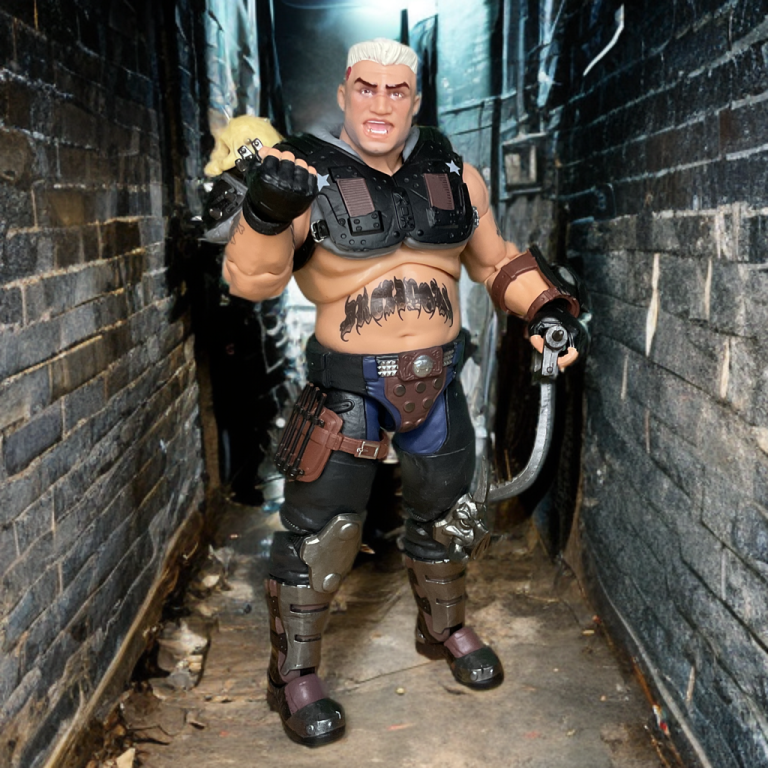 Crítica ao design do Road Pig, que apresenta um corpo atarracado com cabelo branco liso, estofamento com pontas e tatuagens como “Certified Grade A Ham”. A baixa legibilidade da tatuagem “Dreadnoks” e a mudança do visual musculoso de 1988 dividem os fãs, com sugestões de desgaste ou removedor de esmalte para melhorar ou modificar a figura.