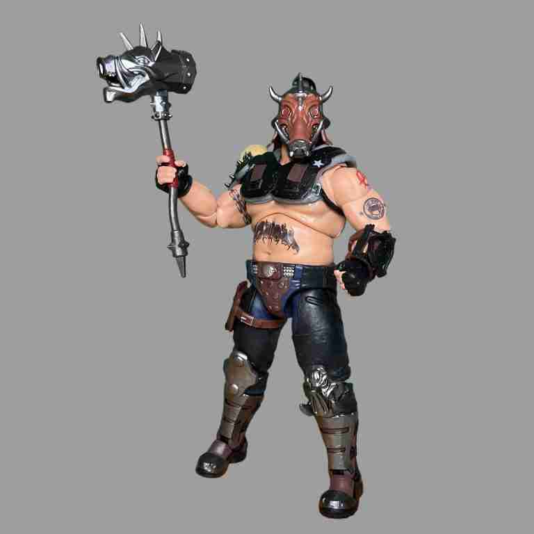 A escultura robusta do Road Pig apresenta um topete branco com laterais vermelhas, almofada de ombro com pontas e tatuagens como “Certified Grade A Ham” e “Dreadnoks” (criticada pela baixa legibilidade). Rawkus, um pitbull com cicatrizes, cabeça dentada e cabeça alternativa de “bom menino”, reutiliza o molde de Junkyard com muitos detalhes, embora a cauda cortada seja alvo de pequenas críticas.