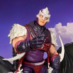 Una foto detallada del G.I. Joe Clasificado #140 Némesis Inmortal con un hermoso cielo nublado de fondo.