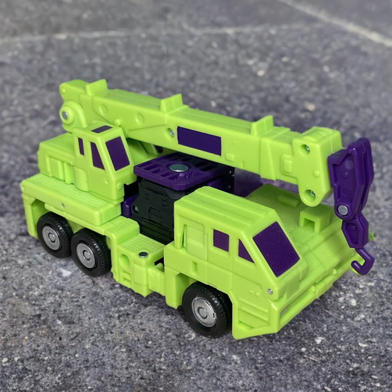 Hook in vehicle mode on the pavement.