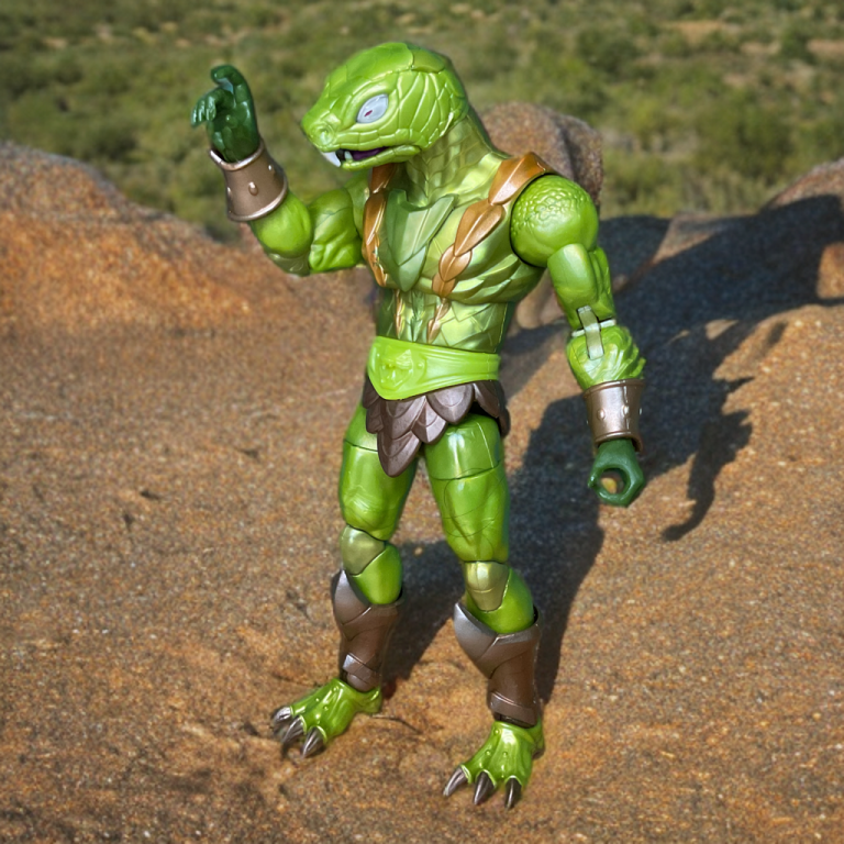 Kobra Khan’s head sculpt, highlighting yellow slit-pupil eyes and a flexible rubber hood with crimson accents, posed under sun lighting.
