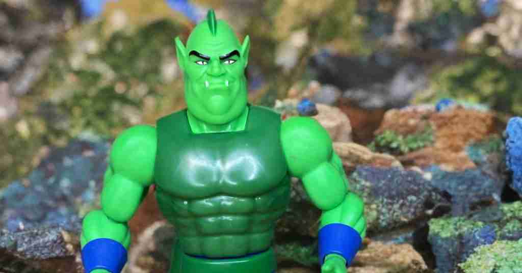 Lies mehr über den Artikel MOTU Origins Whiplash Figure Review & Retro Comparison