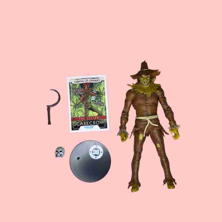 The Scarecrow with accessories, DC stand, and trading card.