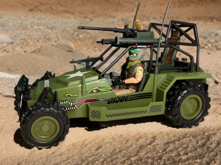2025 G.I. Joe Classified A.W.E. Striker Fahrzeug Frontansicht mit Sternabziehbildern und Raketenkapseln
